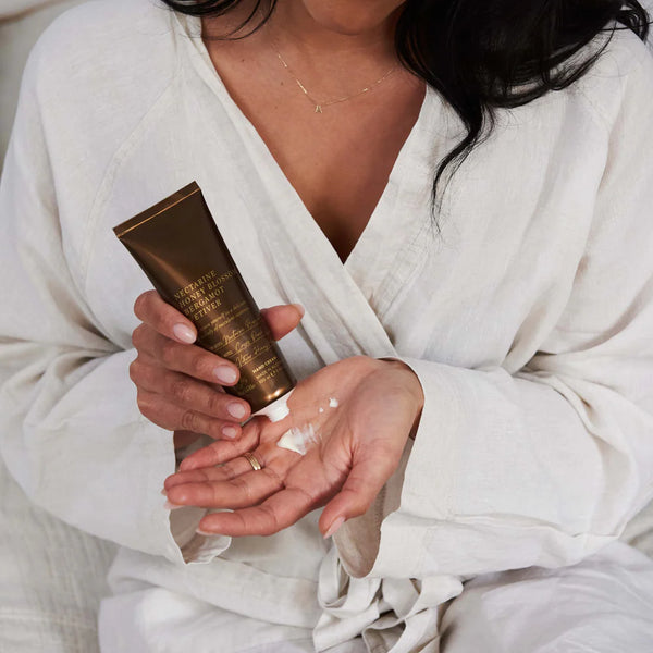 Urban Rituelle-Nectarine, Honey Blossom, Bergamot, Vetiver Scented Hand Cream