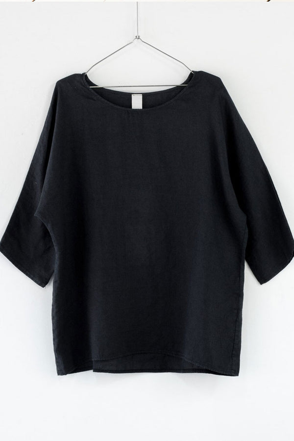 Montaigne-Linen-top-Navy