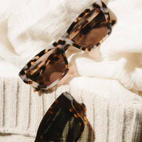 BEYOND SANDSTONE - Plant Based Ivory Tort Frame l Black Polarised Lens