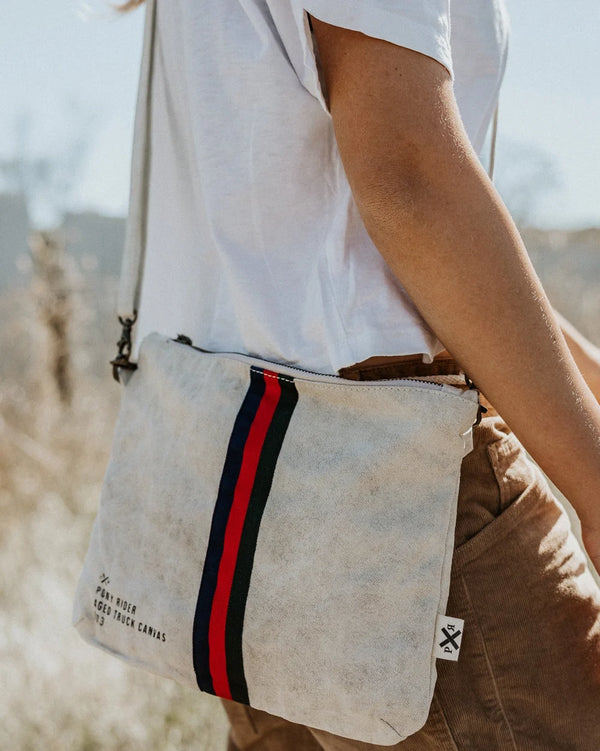 Escapee Clutch with Strap |  Natural