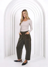 Leo Barrel Corduroy Jeans Forest Moss