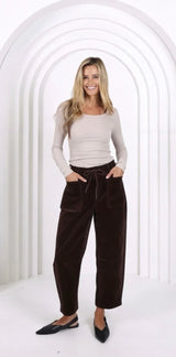 Leo Barrel Corduroy Jeans Chocolate