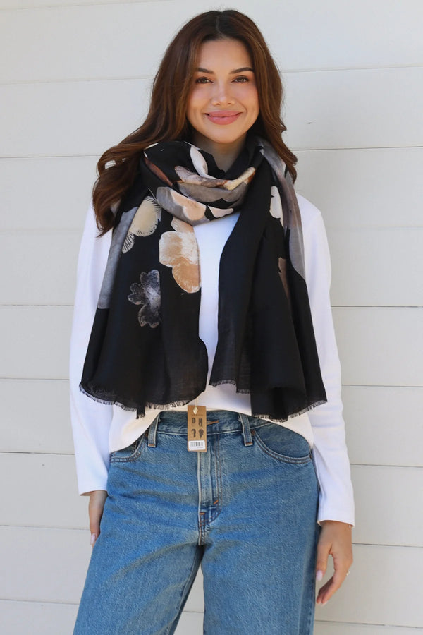 Magnolia Black