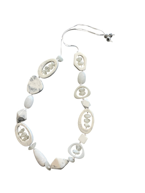 Resin oval necklace White and Marble