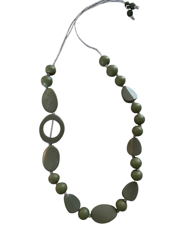 Resin Two Tone Beaded necklace