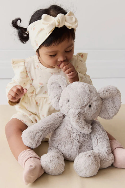 Jamie Kay- Snuggle Bunnies -  Olive The Elephant