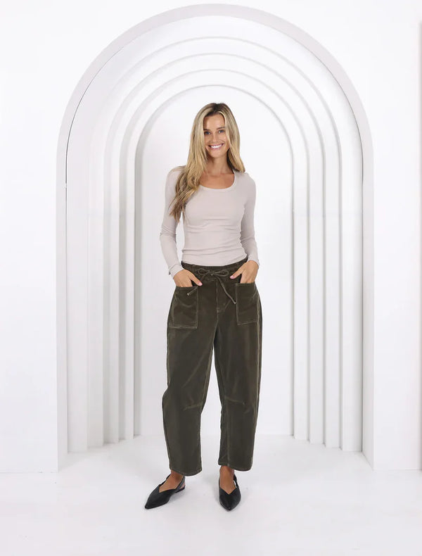 Leo Barrel Corduroy Jeans Forest Moss