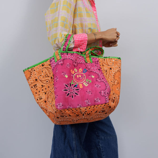 GOOD VIBES quilted Cotton Tote Pink/Orange