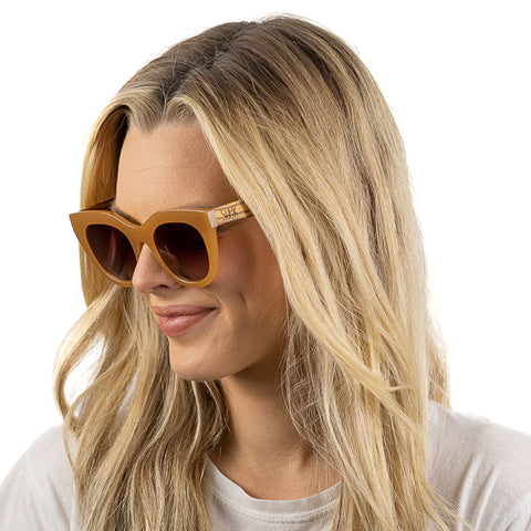 SOEK MILLA CARAMEL Brown Gradient Lens l Walnut Arms