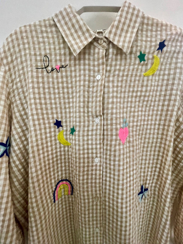 Gingham embroidered motif shirt